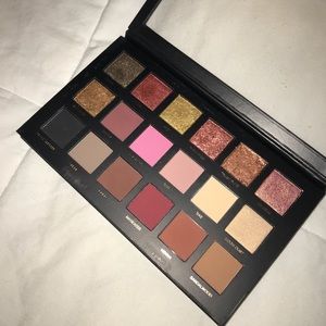 Huda Beauty Rose Gold Palette